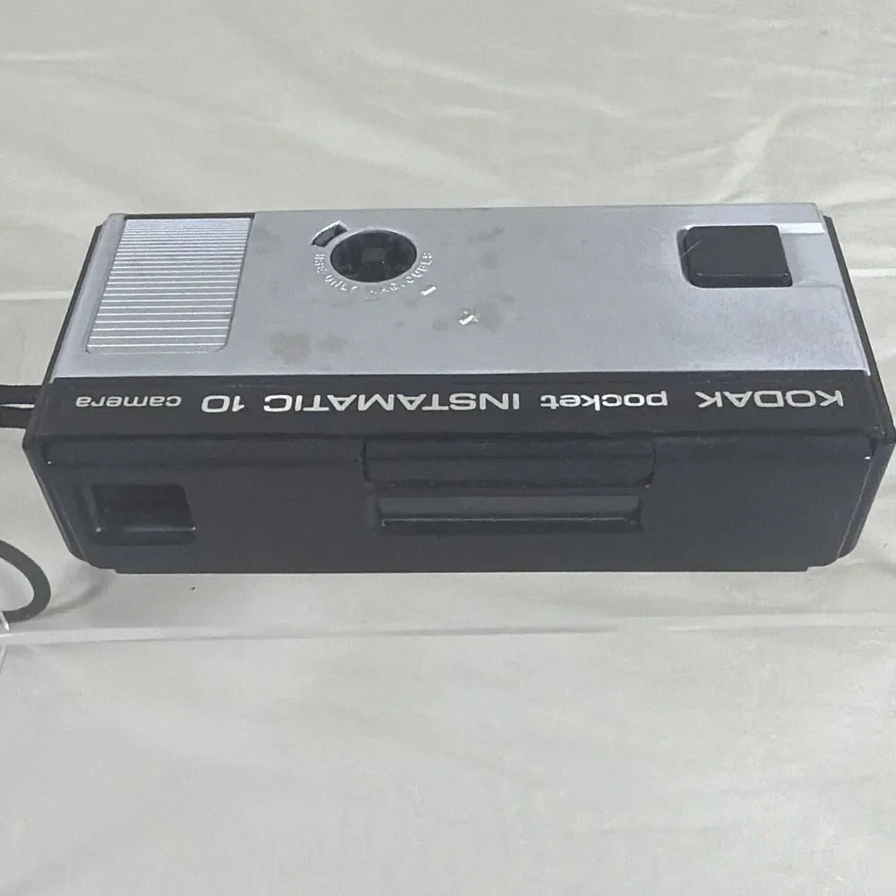 Vintage Kodak Pocket Instamatic 10 Camera 110 Film Magicube Untested